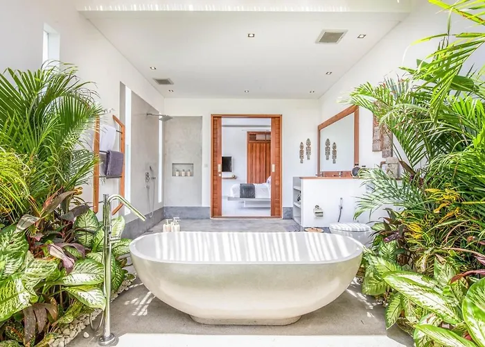 Villa Opulent 6 Br In Canggu, 400m To Finns Beach Haven