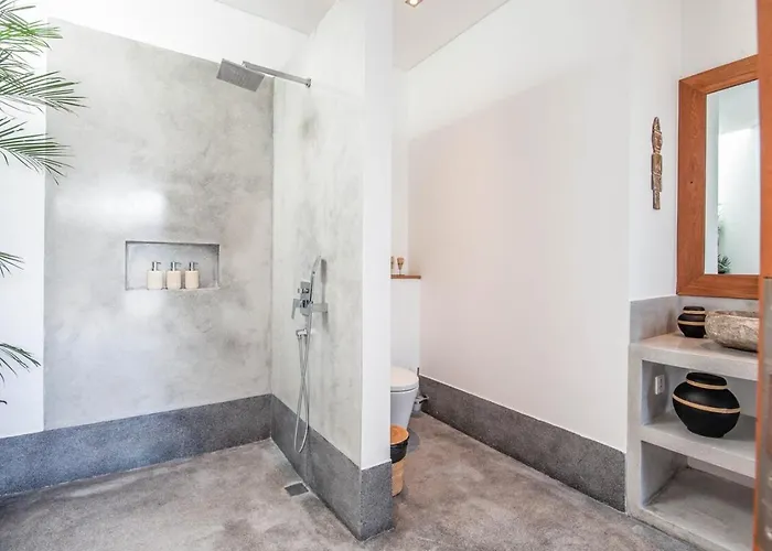 Opulent 6 Br In Canggu, 400m To Finns Beach Haven *