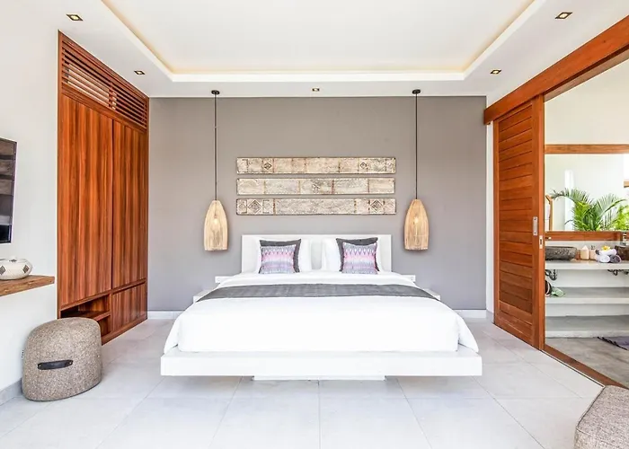 Opulent 6 Br In Canggu, 400m To Finns Beach Haven Villa