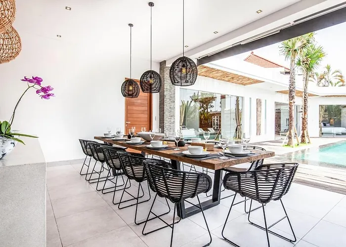 Opulent 6 Br In Canggu, 400m To Finns Beach Haven Villa Canggu