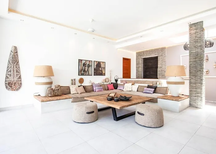 Villa Opulent 6 Br In Canggu, 400m To Finns Beach Haven *