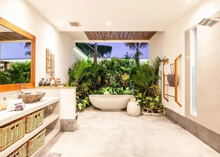 Opulent 6 Br In Canggu, 400m To Finns Beach Haven Villa Canggu